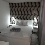R I A N A 3 Apartment *